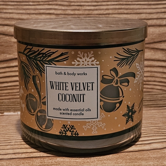 Bath & Body Works Candle White Velvet Coconut - Picture 2 of 4